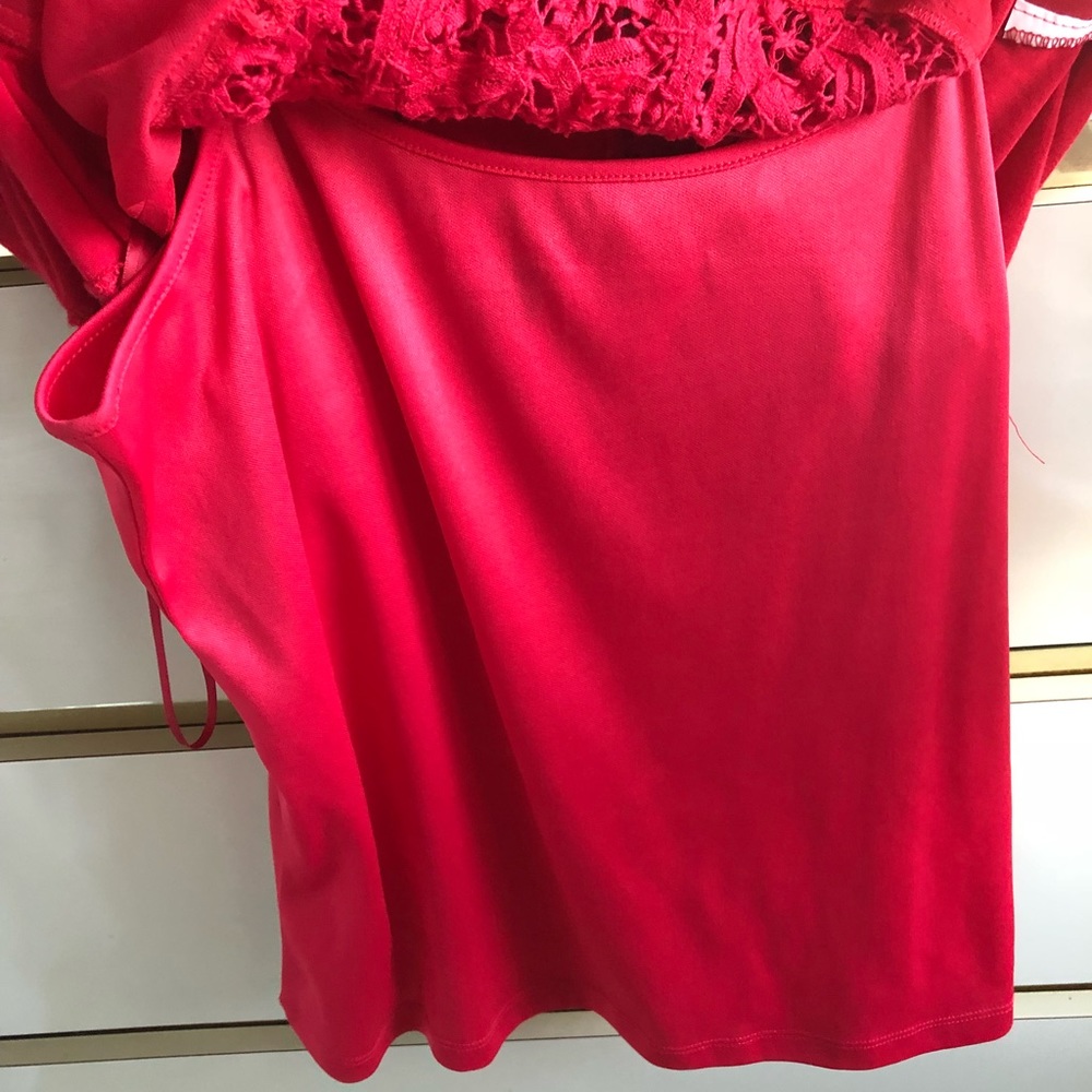 ✨CYNTHIA ROWLEY TOP✨ - Picture 4 of 7